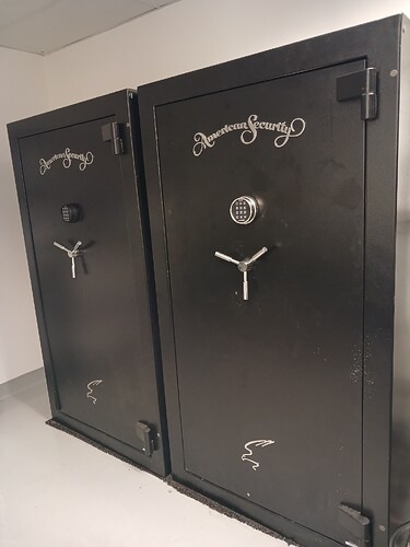 Safe 40 in wide 72 in tall 26 deep  (1)