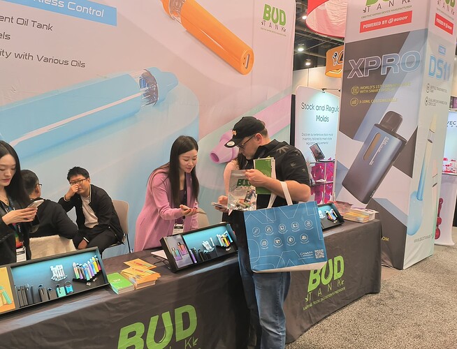 MJBizCon Day 1