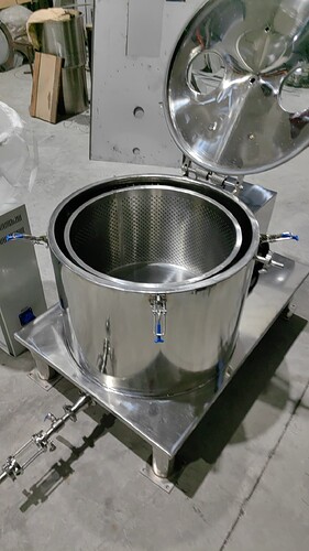 New centrifuge 110L (2)
