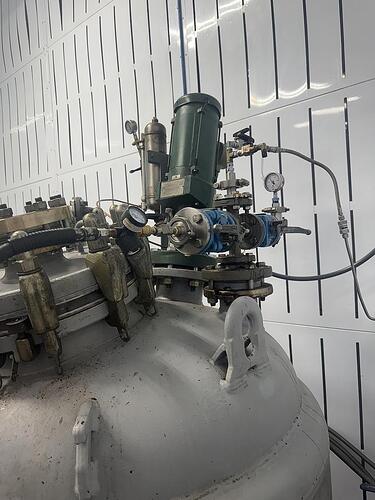 large-used-de-dietrich-200-gallon-glass-lined-double-jacketed-reactor-with-lightnin-mixer-6