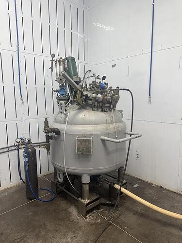 large-used-de-dietrich-200-gallon-glass-lined-double-jacketed-reactor-with-lightnin-mixer