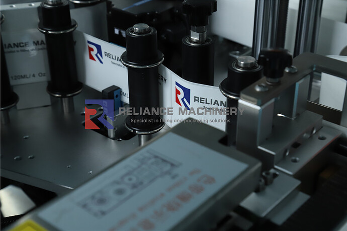 High-Speed-Glass-Dropper-Bottle-Labeling-Machine-RELIANCE07