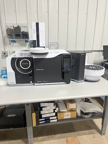 Shimadzu GCMS AOC 30I